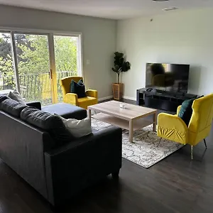 https://spacious-master-bedroom.us-newyorkcity.com